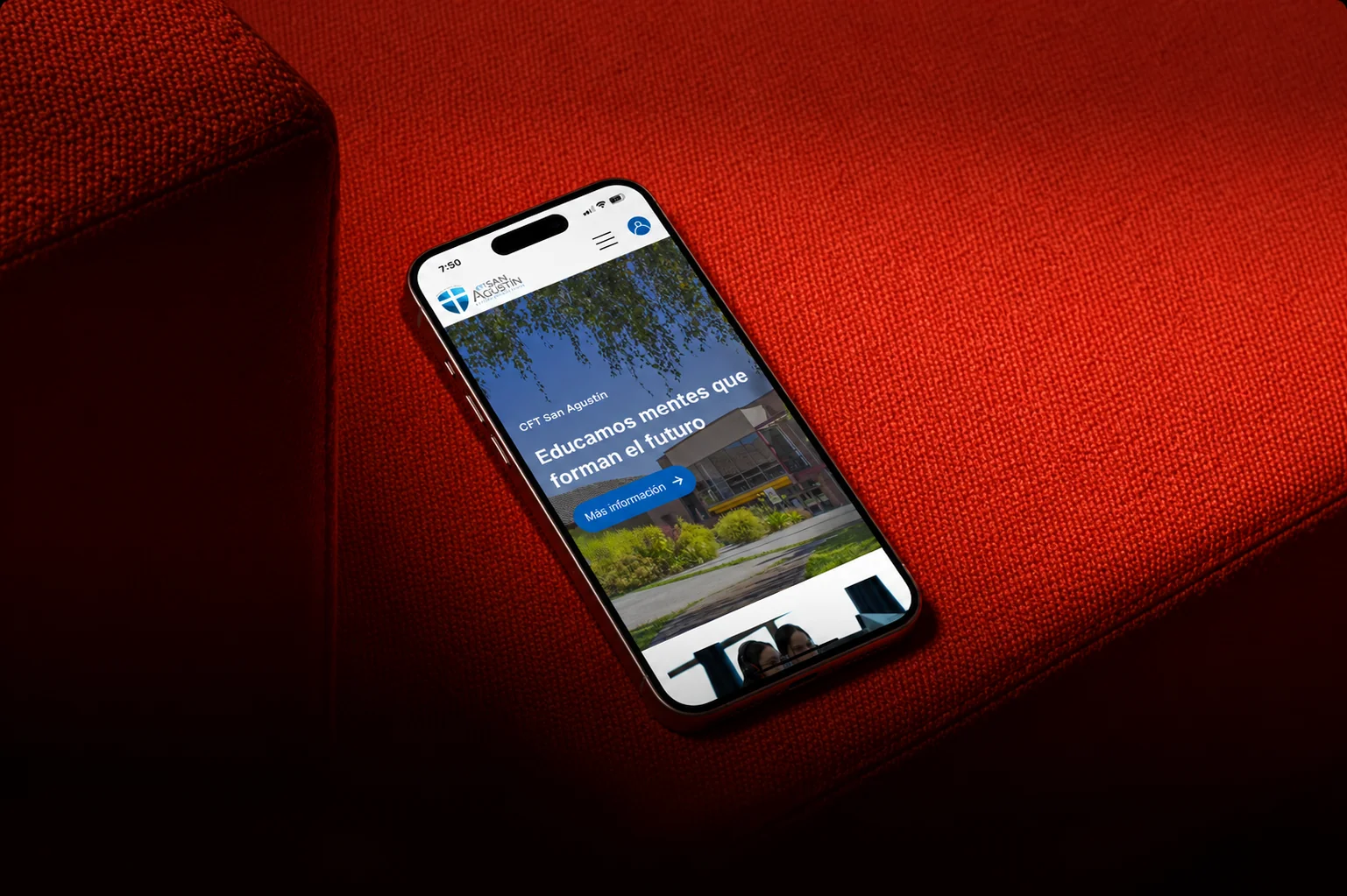 CFT San Agustín website on a phone: the campus homepage with the headline Educamos mentes que forman el futuro